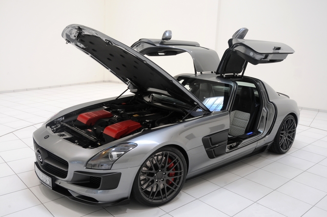 Brabus Mercedes-Benz SLS 700 Biturbo