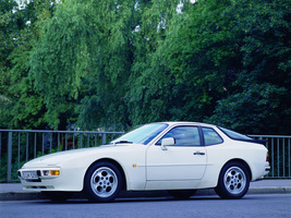 Porsche 944S