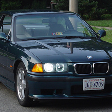 BMW 325i SE Coupé