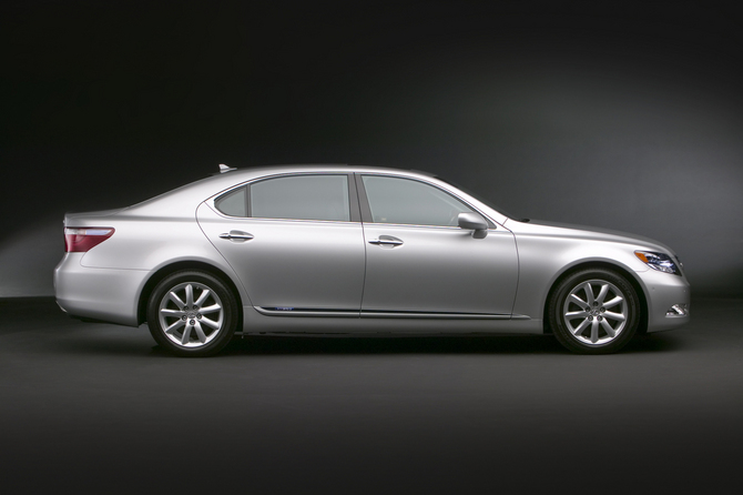 Lexus LS 600h Longo