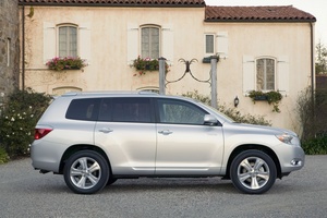 Toyota Highlander Base 4X4