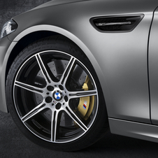 According to BMW the M5 30 Jahre M5 can sprint to 100km/h in just 3.9 seconds...