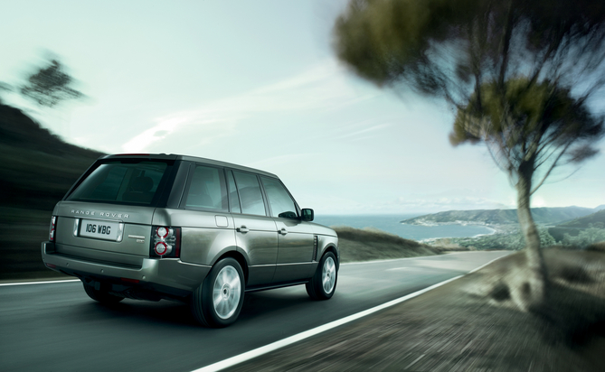 Range Rover Celebrates 10 Years of Its Third Generation with Special Editions