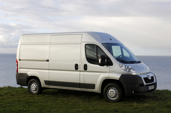 Peugeot Boxer 330 L1H2 2.2 HDi CVM6