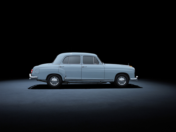 Mercedes-Benz 220 a