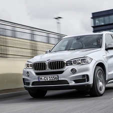 The X5 xDrive40e has a combined output of 313hp