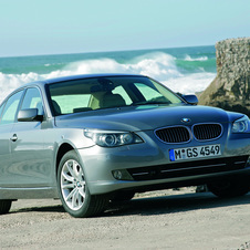 BMW 528i Automatic (US)