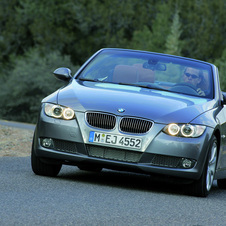 BMW 320d Cabrio Intense (E93)