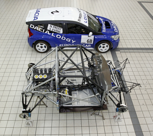 Dacia unveil MPV race car