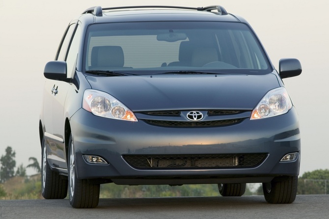 Toyota Sienna XLE AWD