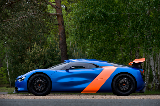 L’empattement de Renault Alpine A110-50 est identique à celui de Mégane Trophy avec 2625 mm