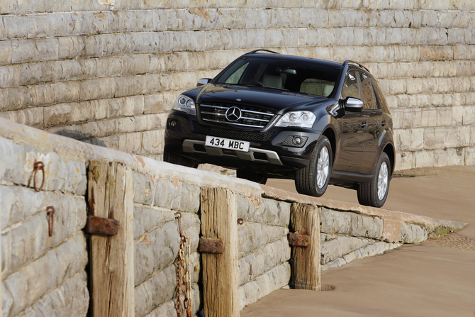 Mercedes-Benz ML300 CDI BlueEFF. Grand Edition