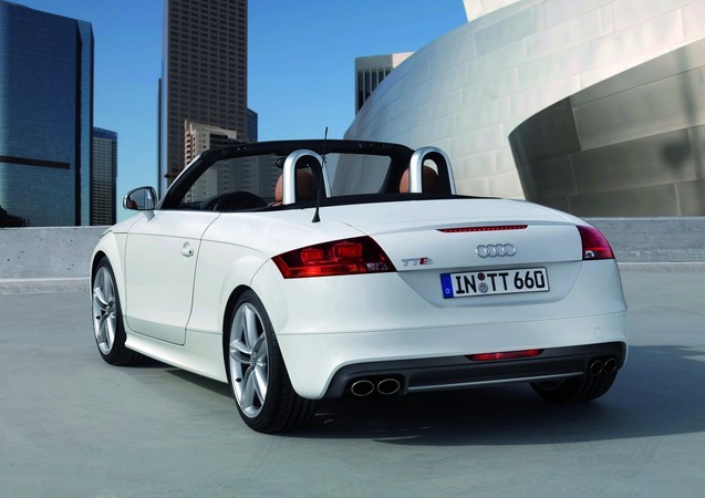 Audi TTS Roadster 2.0 TFSI quattro S tronic