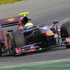 Sebastien Buemi hits marshal in Japan