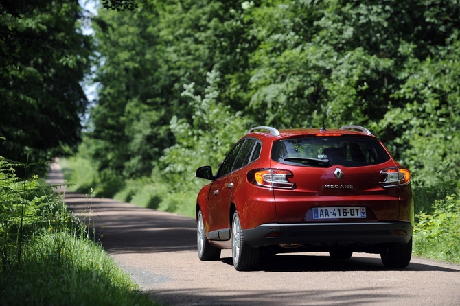 Renault Mégane III Sports Tourer 1.5 dCi 110cv FAP ECO2 AT EDC Dynamique S