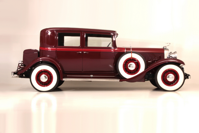 Cadillac V-12 Town Sedan by Fisher