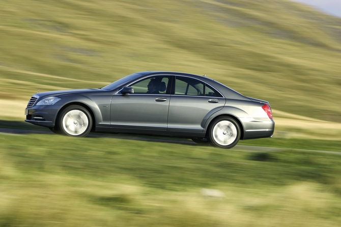 Mercedes-Benz S-Class Gen.4