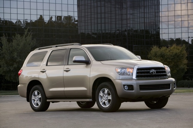 Toyota Sequoia SR5 5.7L 4X2