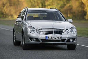 Mercedes-Benz E 350 CGI Station BlueEfficiency Auto