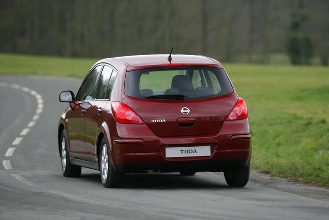 Nissan Tiida 1.8