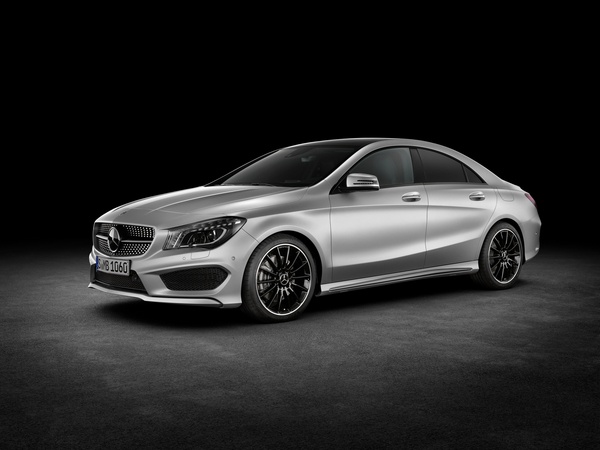 Le Coupé CLA reprend le design du Concept Style Coupé qu’il transpose désormais à la série. 