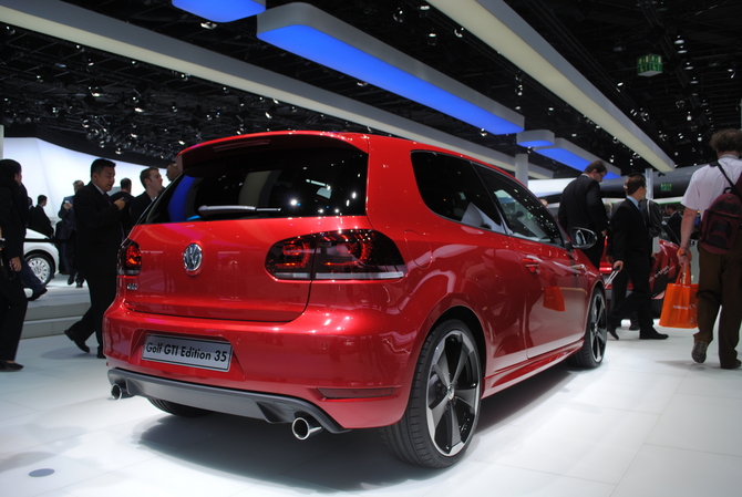 Volkswagen Golf 2.0 TSI GTI Edition 35