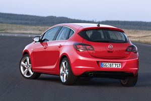 Opel Astra Gen.4