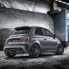 Weltpremiere des Abarth 695 biposto in Genf