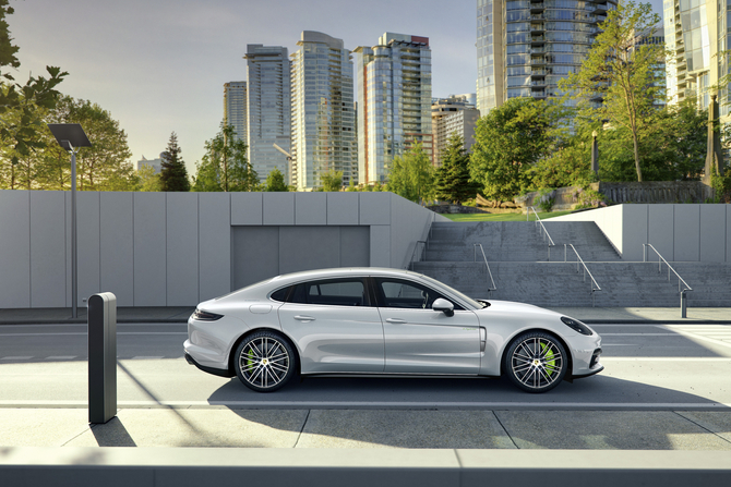 Porsche Panamera 4 E-Hybrid Executive