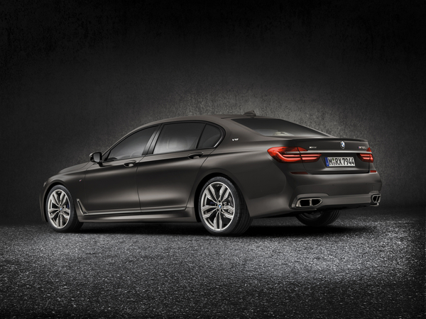 The M760Li xDrive V12 can reach 100km/h in 3.9 seconds, which is 0.8 seconds faster than the current top-ranging version the 750i M Sport