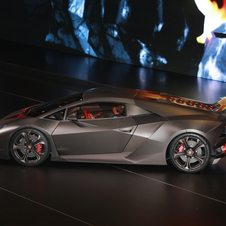 Lamborghini Sesto Elemento to Go Into Production Says Lambo CEO Winkelmann