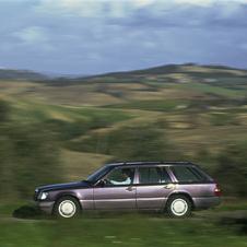 Mercedes-Benz 300 D 4-MATIC