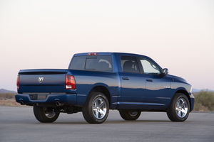 Dodge Ram 1500 Crew Cab 4X2 SPORT SWB