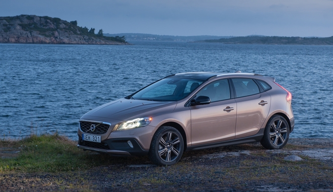 Volvo V40 D4 Summum Powershift Cross Country