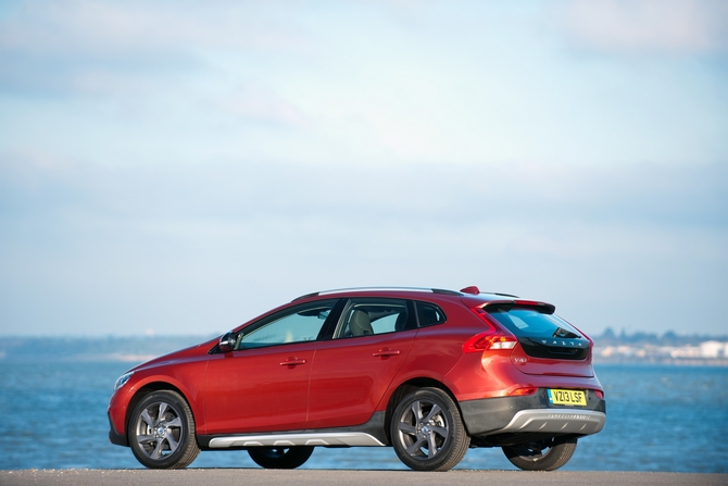 Volvo V40 D4 Kinetic Powershift Cross Country