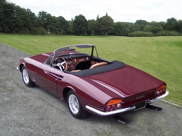 Ferrari 365 California