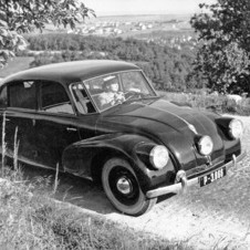 Tatra T87