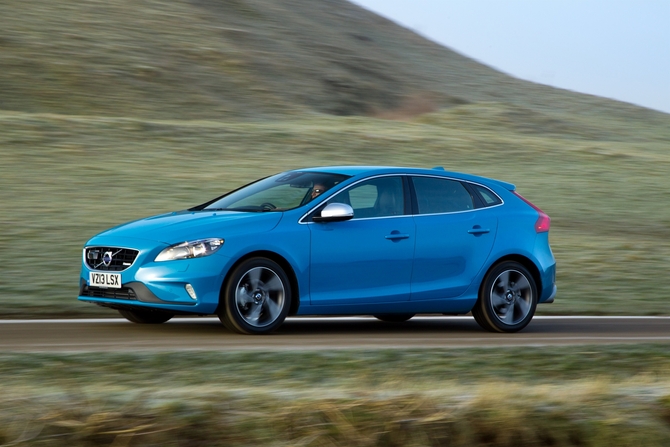 Volvo V40 D4 R-Design Momentum