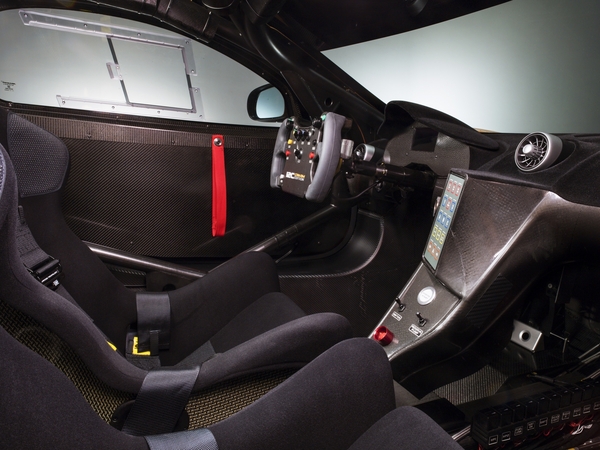 O cockpit é idêntico ao do GT3