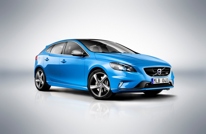 Volvo V40 T4 R-Design Momentum