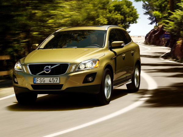 Volvo XC60 2.0T FWD Momentum Powershift