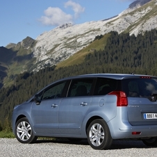 Peugeot 5008 Premium 1.6 HDi 112 CVM6