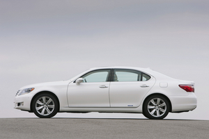 Lexus LS 600h L