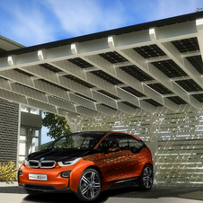 A BMW vai disponibilizar coberturas para que seja possível carregar o i3 em casa