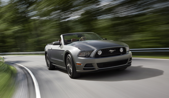 2013 Mustangs Have Revised Exteriors, Shift-able Automatic and 4.2in LCD