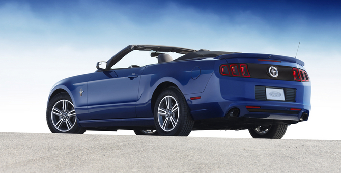 2013 Mustangs Have Revised Exteriors, Shift-able Automatic and 4.2in LCD