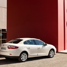 Nouvelle Renault Fluence affiche la nouvelle identité design de Renault 