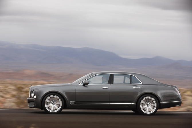 Bentley Revealing Mulsanne Mulliner Driving Specification at Geneva