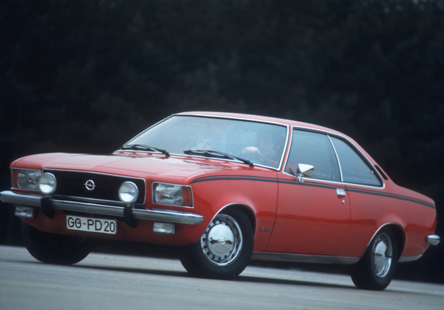 Opel Rekord D e Commodore B celebram 40 anos