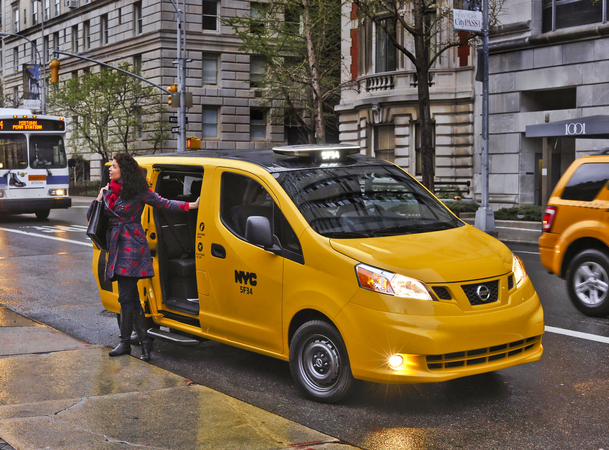 Le Celebre Taxi New Yorkais se Modernise avec le Nissan NV200